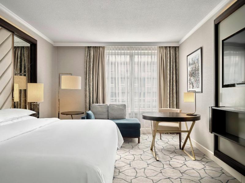 Sheraton Grand Warsaw image