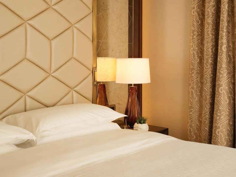 Sheraton Grand Warsaw image