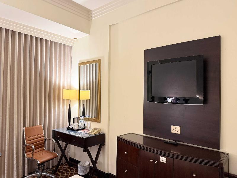Sunday Suites Excelsior Hotel Deira image