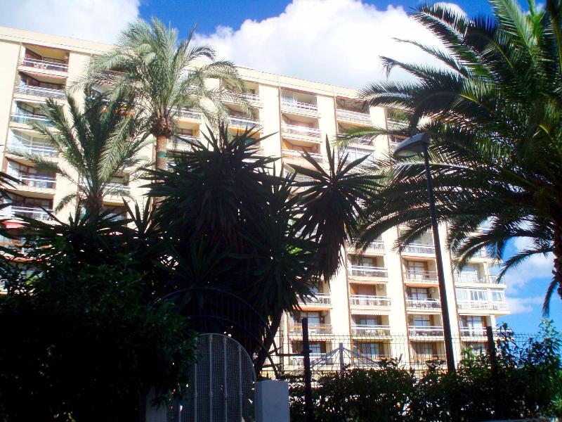 Apartamentos Torre de la roca image