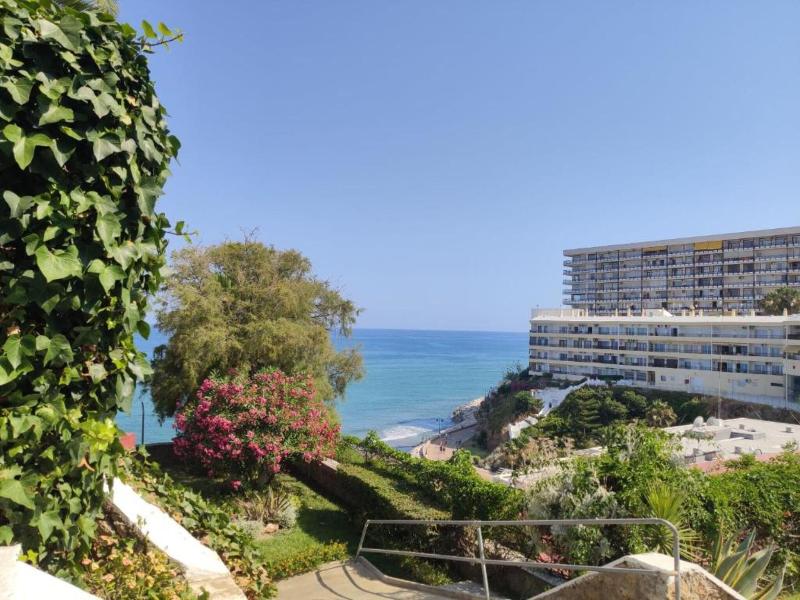 Apartamentos Torre de la roca image