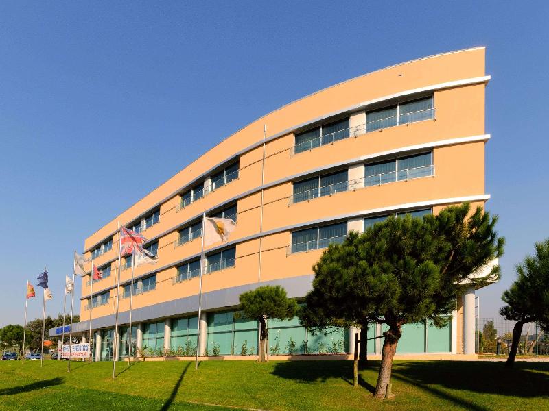 Tryp Porto Expo Hotel image