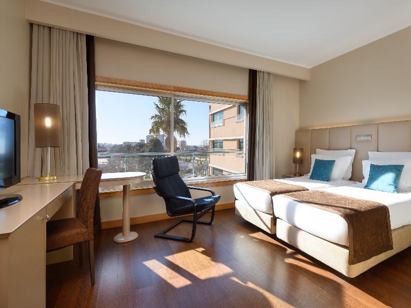 Tryp Porto Expo Hotel image