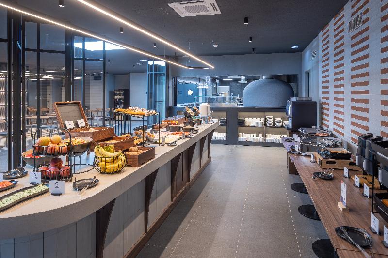 Holiday Inn Express Lisbon Principe Real, by IHG image