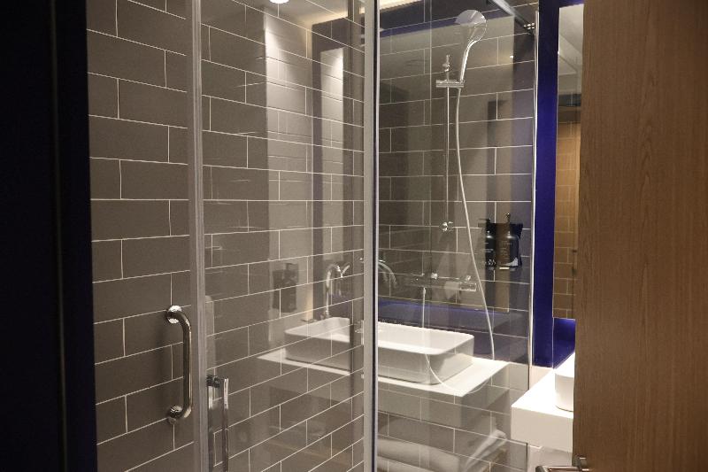 Holiday Inn Express Lisbon Principe Real, by IHG image
