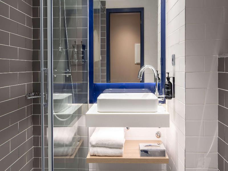 Holiday Inn Express Lisbon Principe Real, by IHG image
