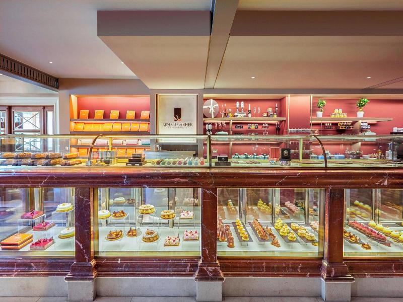 Grande Bretagne, A Luxury Collection Hotel image