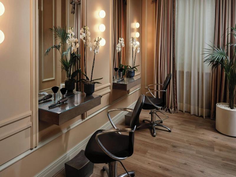 Grande Bretagne, A Luxury Collection Hotel image