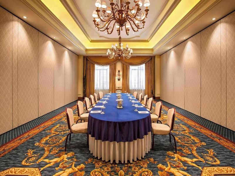 Grande Bretagne, A Luxury Collection Hotel image