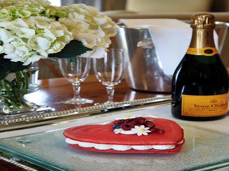 Grande Bretagne, A Luxury Collection Hotel image