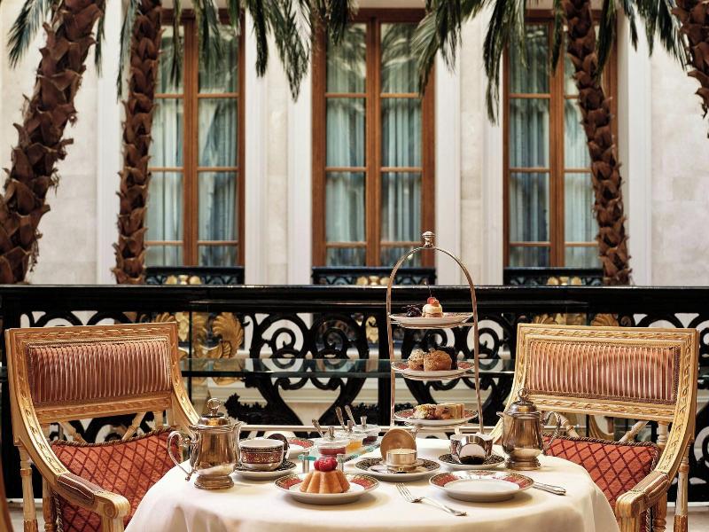 Grande Bretagne, A Luxury Collection Hotel image