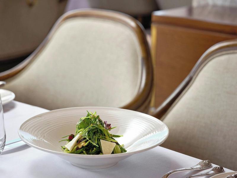 Grande Bretagne, A Luxury Collection Hotel image