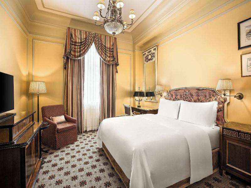 Grande Bretagne, A Luxury Collection Hotel image