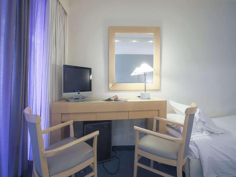Dorian Inn Sure Hotel Collection by Best Western image