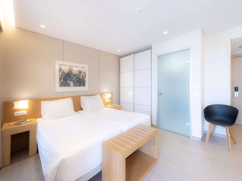 Dorian Inn Sure Hotel Collection by Best Western image