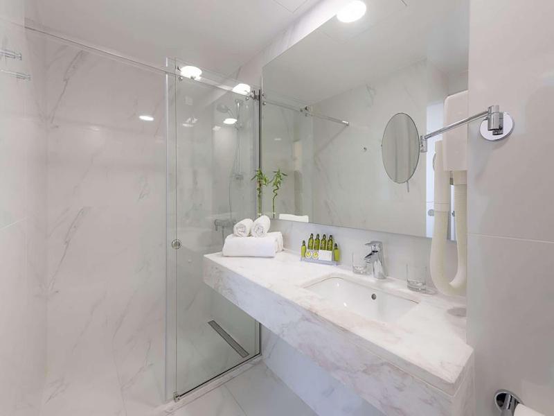 Dorian Inn Sure Hotel Collection by Best Western image