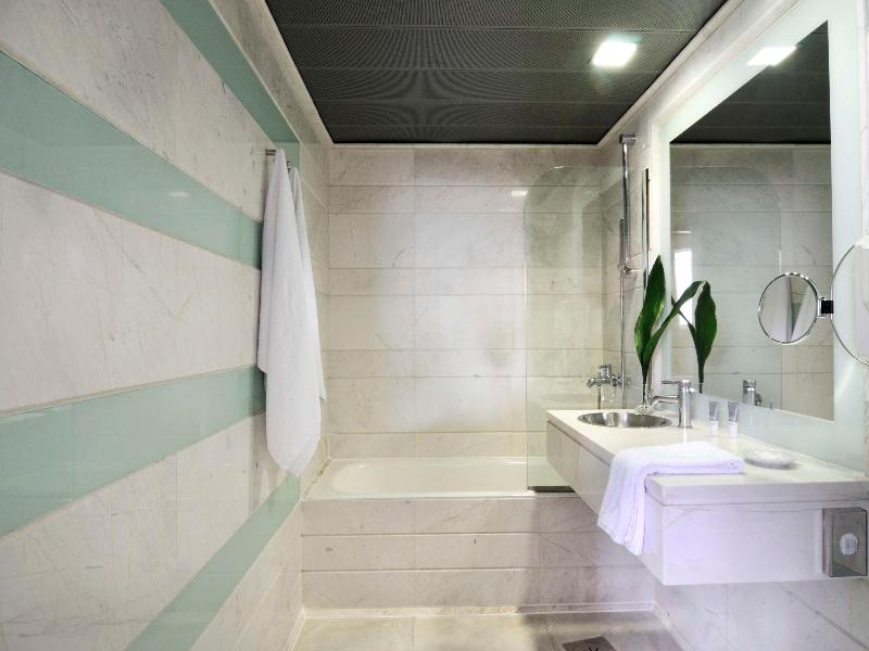 Dorian Inn Sure Hotel Collection by Best Western image