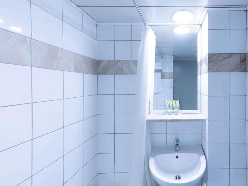 Dorian Inn Sure Hotel Collection by Best Western image