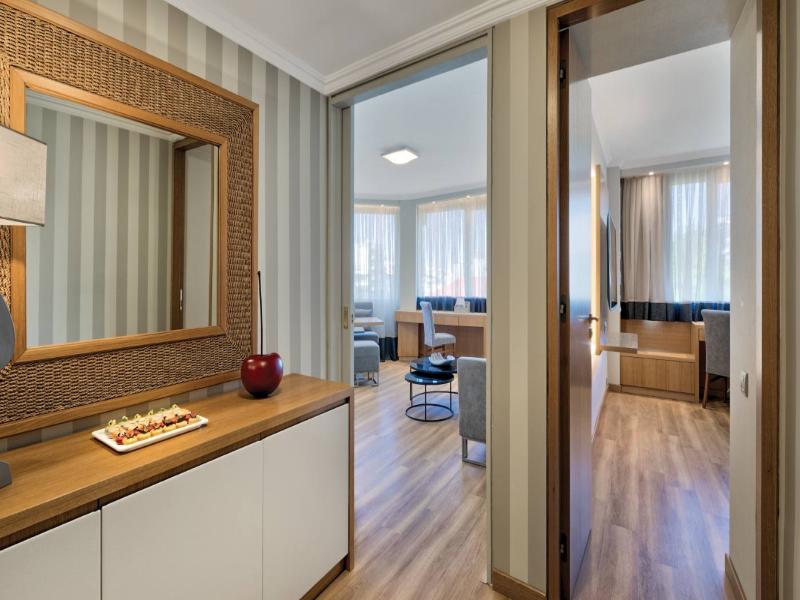 Divani Caravel image