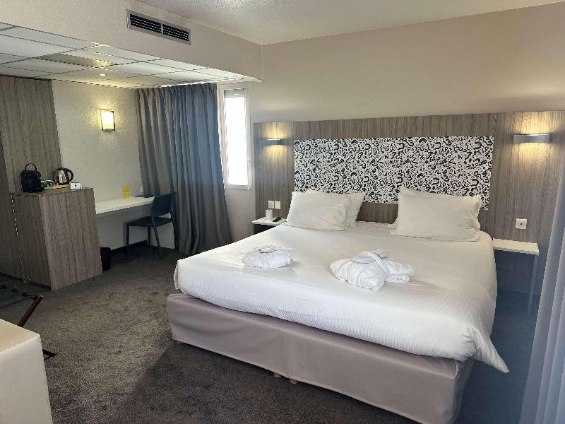 ibis Styles Lyon Gorge de Loup Saphir image