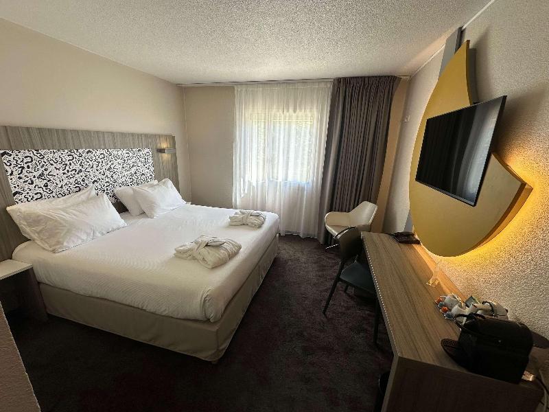 ibis Styles Lyon Gorge de Loup Saphir image