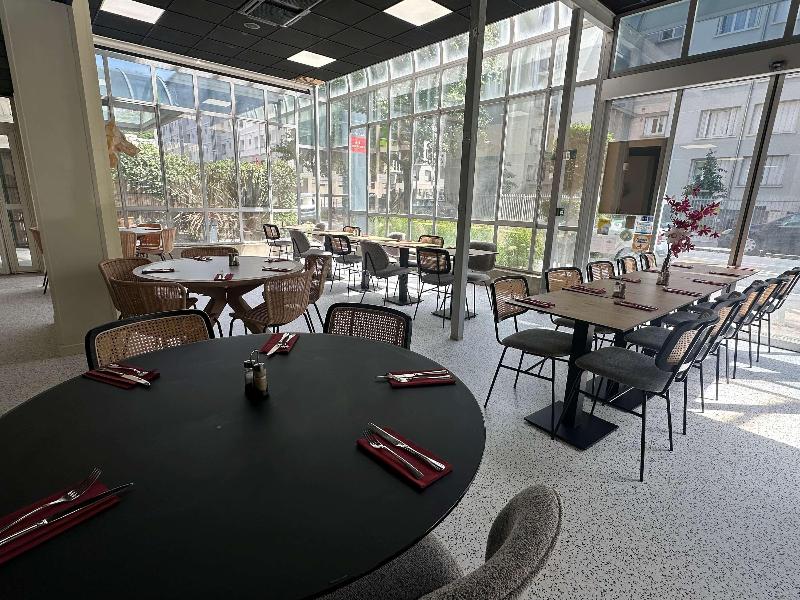 ibis Styles Lyon Gorge de Loup Saphir image