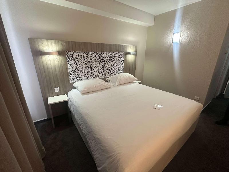 ibis Styles Lyon Gorge de Loup Saphir image