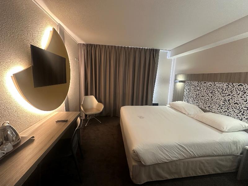 ibis Styles Lyon Gorge de Loup Saphir image