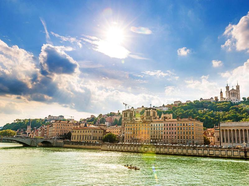 ibis Styles Lyon Gorge de Loup Saphir image