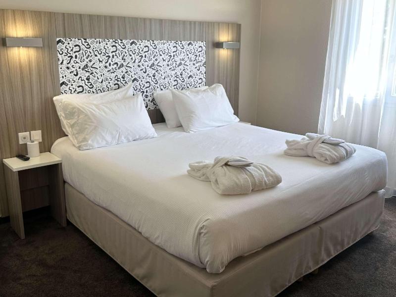 ibis Styles Lyon Gorge de Loup Saphir image