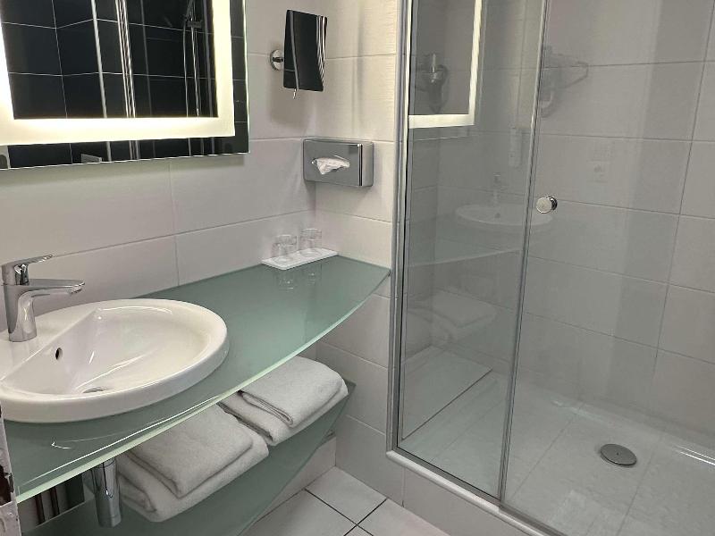 ibis Styles Lyon Gorge de Loup Saphir image