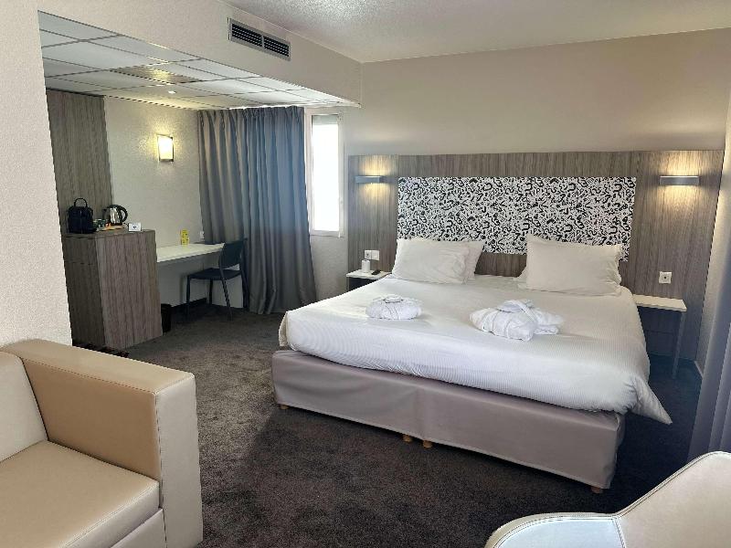 ibis Styles Lyon Gorge de Loup Saphir image