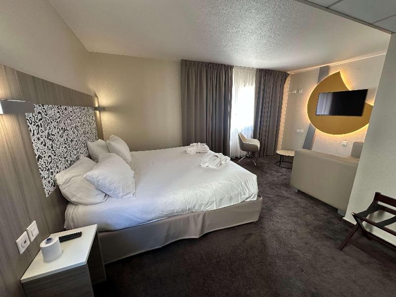 ibis Styles Lyon Gorge de Loup Saphir image