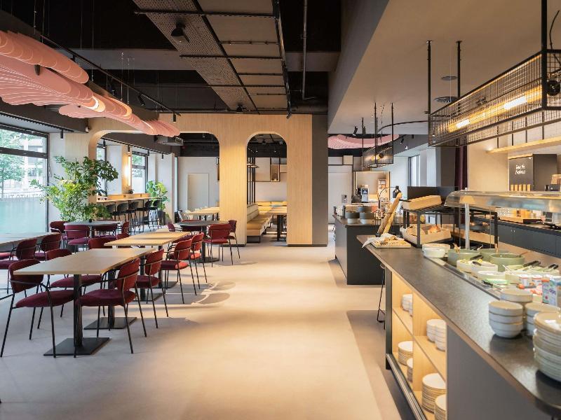 Ibis Antwerpen Centrum image