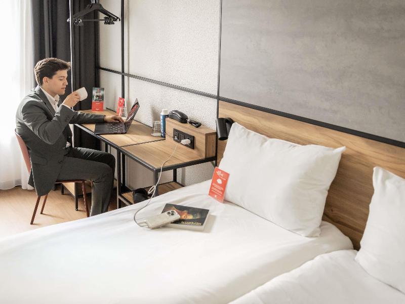 Ibis Antwerpen Centrum image