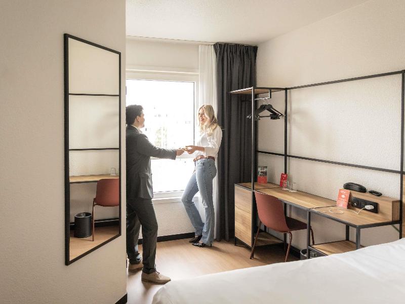Ibis Antwerpen Centrum image