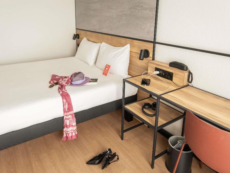 Ibis Antwerpen Centrum image