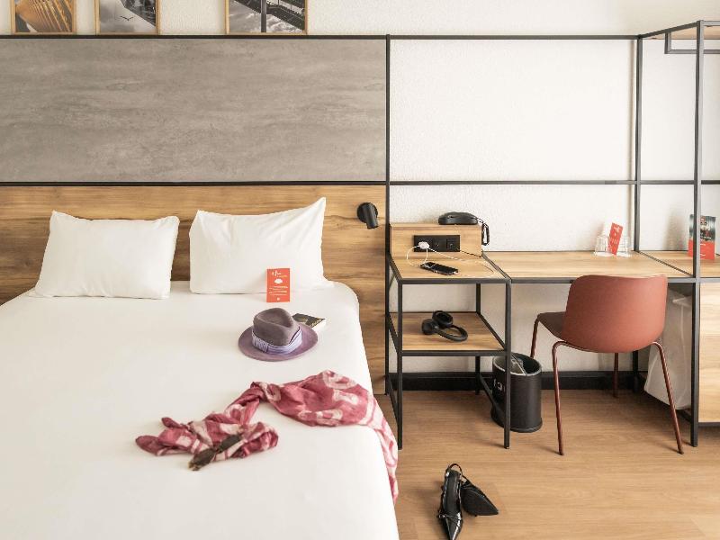 Ibis Antwerpen Centrum image