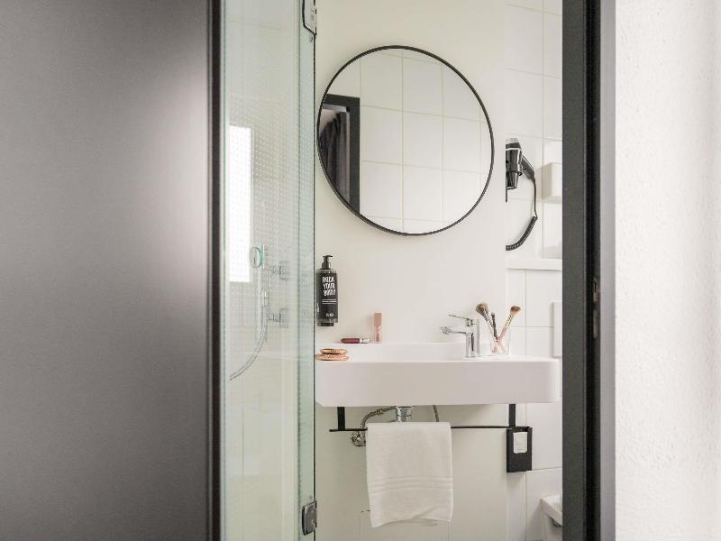Ibis Antwerpen Centrum image