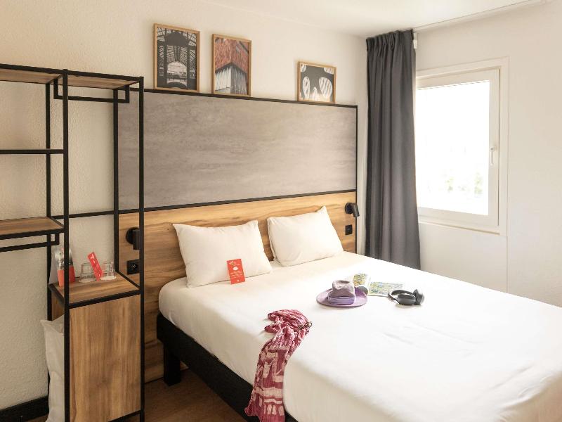 Ibis Antwerpen Centrum image
