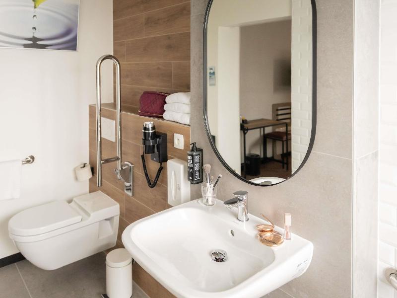 Ibis Antwerpen Centrum image