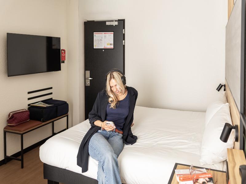 Ibis Antwerpen Centrum image