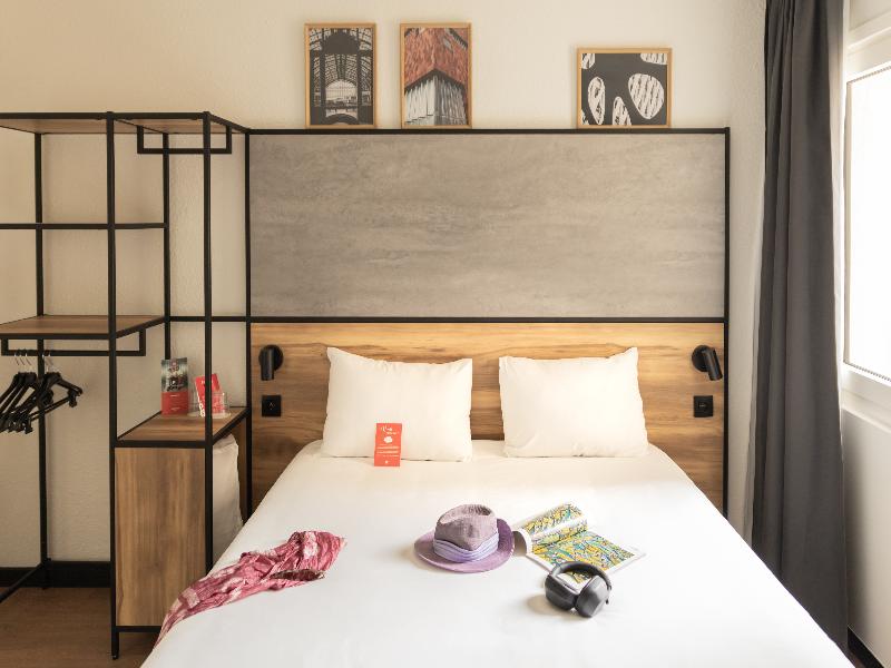 Ibis Antwerpen Centrum image