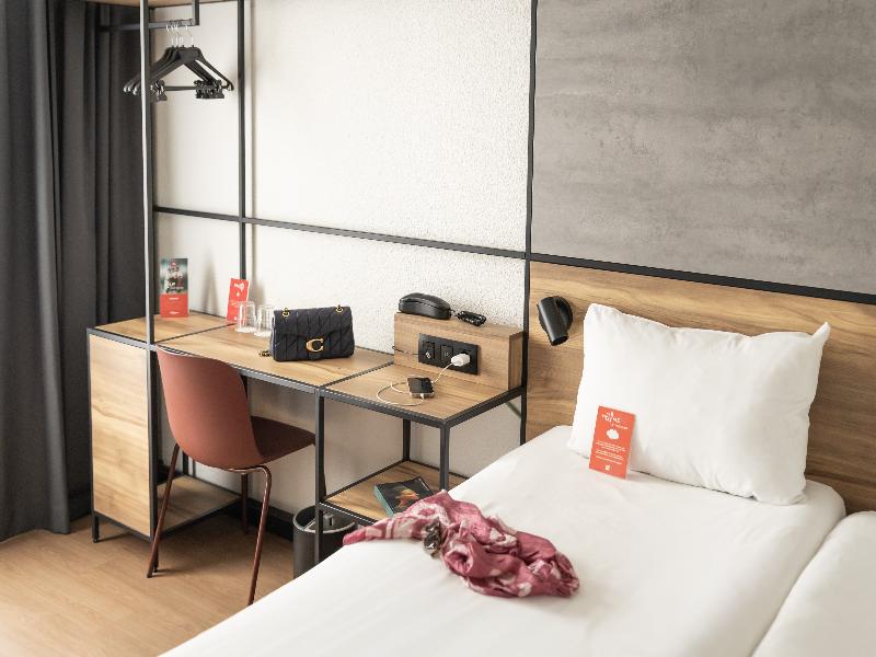 Ibis Antwerpen Centrum image