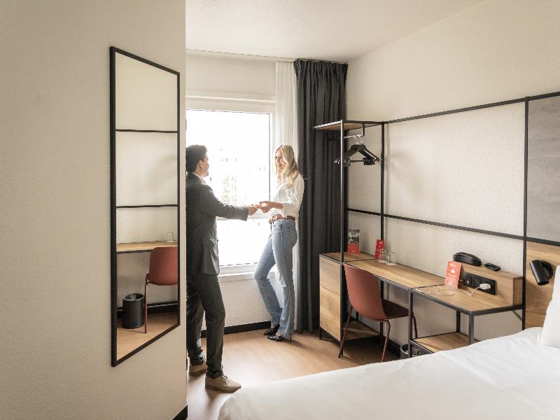 Ibis Antwerpen Centrum image