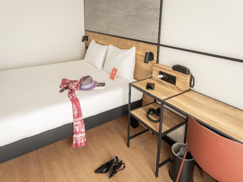 Ibis Antwerpen Centrum image