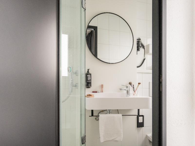 Ibis Antwerpen Centrum image