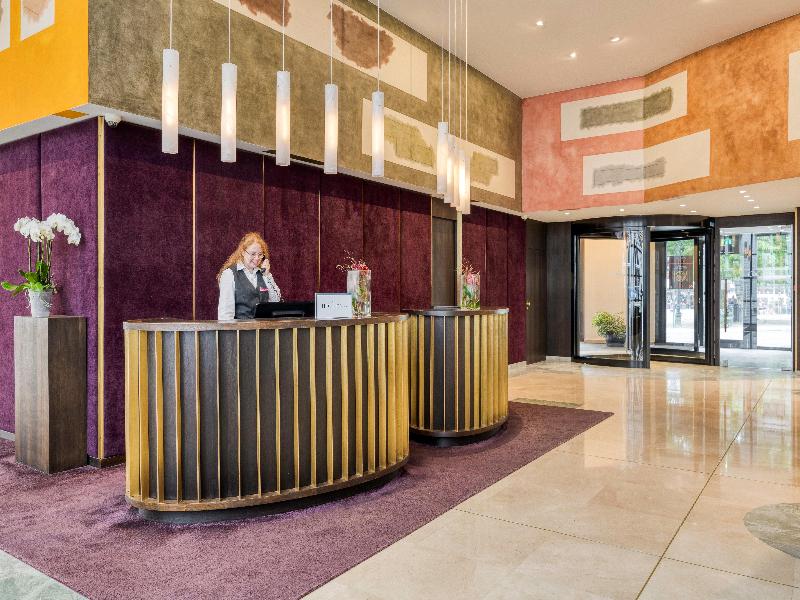 Crowne Plaza Brugge image