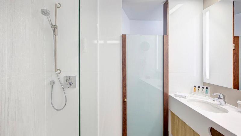 Crowne Plaza Brugge image