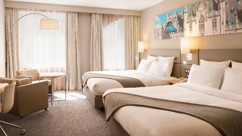 Crowne Plaza Brugge image